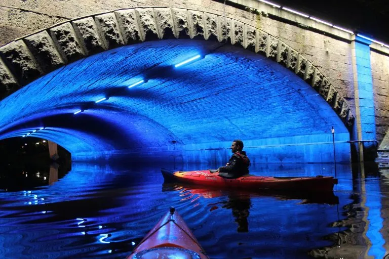Kayak di notte